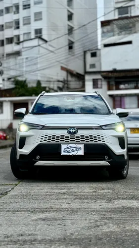 Toyota Corolla Cross hibrida HRV SEG modelo 2025 