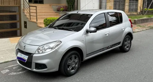 RENAULT SANDERO 2015