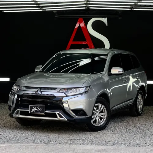 MITSUBISHI OUTLANDER KAITEKI 2021