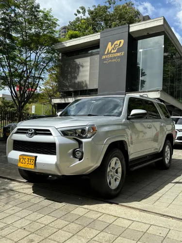 Toyota 4runner sr5 2022