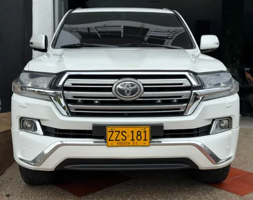 TOYOTA SAHARA LC200