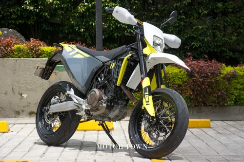HUSQVARNA 701 SUPERMOTO 2024