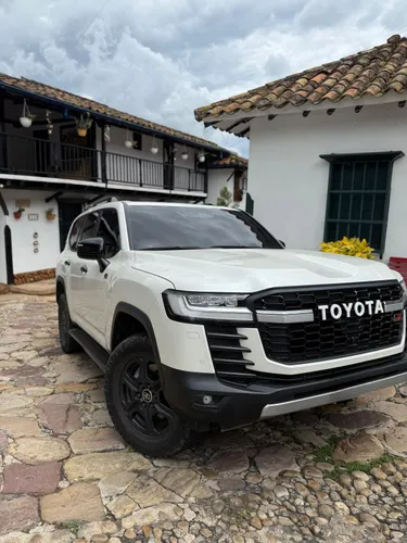 Toyota LC 300 GR 2022  diesel 3.3