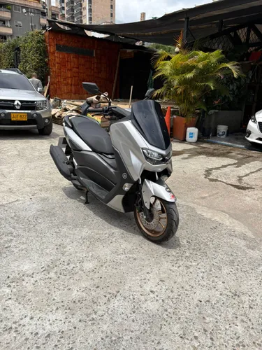 YAMAHA NMAX CONNECTED