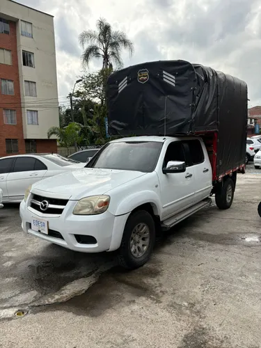 MAZDA BT50 ESTACAS MECANICA 4X4