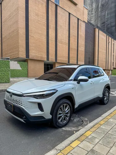 TOYOTA COROLLA CROSS HYBRID XEI 2025