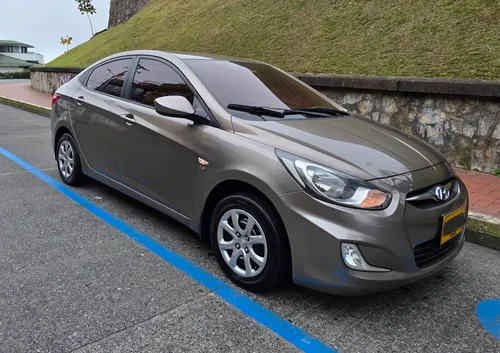 Hyundai I25 Accent  GL 1.6 Sedan