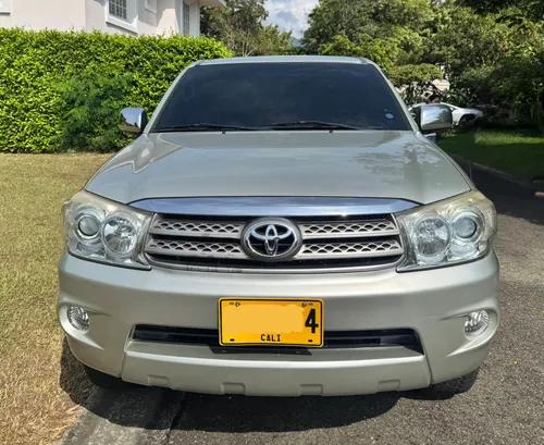 Toyota Fortuner 4x2 Gasolina 2.7 Automtica Modelo 2011