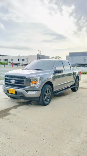 FORD F-150 LARIAT SPORT