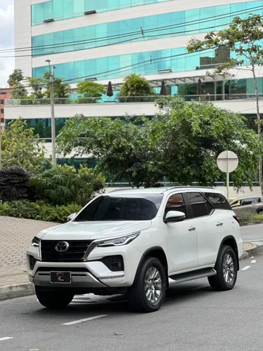Toyota Fortuner SRV 2.8cc