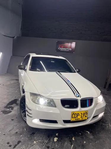 BMW 320 i modelo 2008