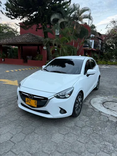 MAZDA 2 GRAND TOURING 2017
