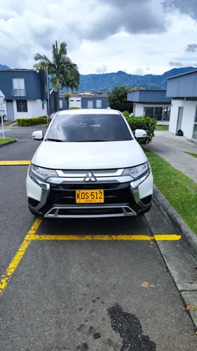 MITSUBISHI OUTLANDER 2022 4X4 
