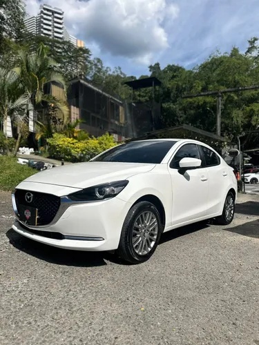 Mazda 2 sedan grand touring lx 