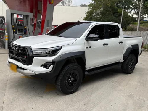 TOYOTA HILUX GR 2025 0kms 