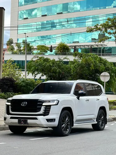 Toyota Land Cruiser LC300 VX 4.0cc