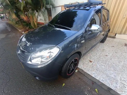 Renault Sandero 2011
