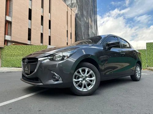 Mazda 2 Touring Sedan 2020 