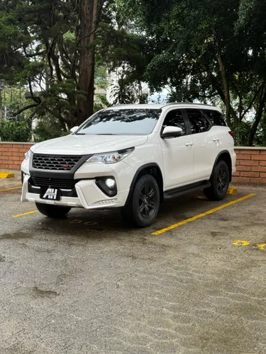 TOYOTA FORTUNER SW4 2019