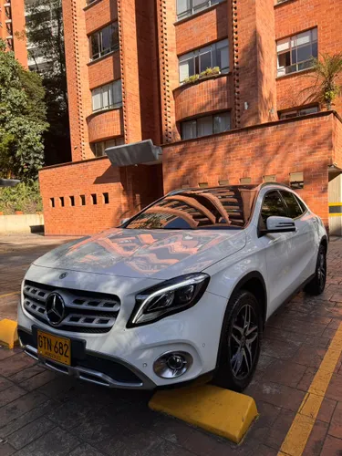 Mercedes Benz GLA 200 