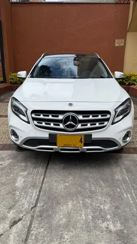 MERCEDES BENZ GLA 200