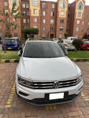 Volkswagen Tiguan Comfortline 2018  4x4  7 Puestos 