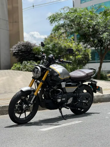 TVS Ronnin 225 TD 225cc
