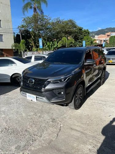 TOYOTA FORTUNER SRV 4X2 DIESEL