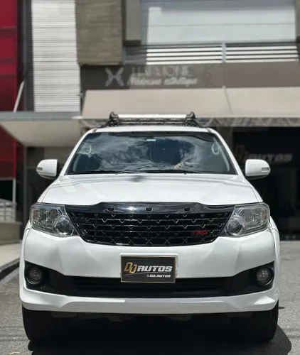 Toyota Fortuner 2015