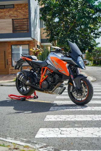 KTM SUPERDUKE GT