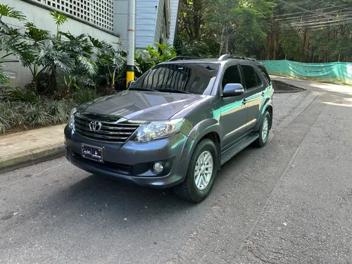 Toyota Fortuner Urbana 4x4