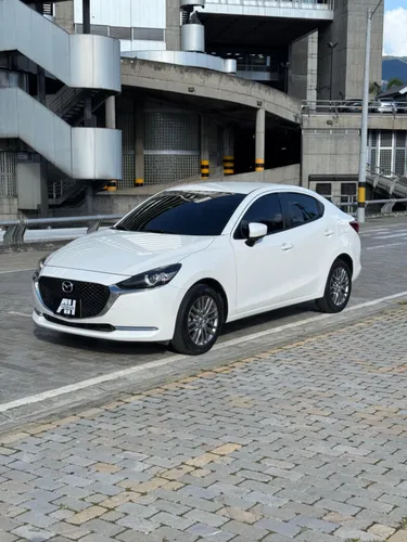 MAZDA 2 GRAND TOURING LX  SEDAN