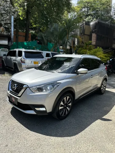 Nissan kicks advance full at 2019