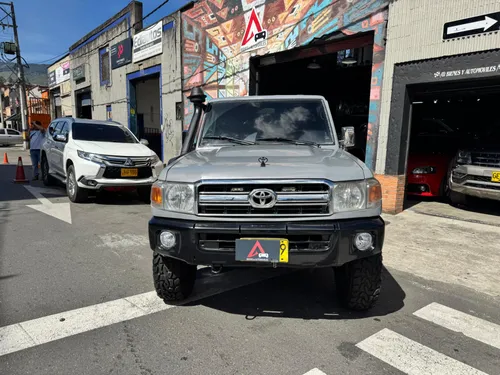 Toyota Land Cruiser 4.2 Hzj76 2008