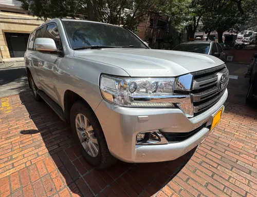 Toyota LC200 Sahara VX Diesel 2017 Blindado 