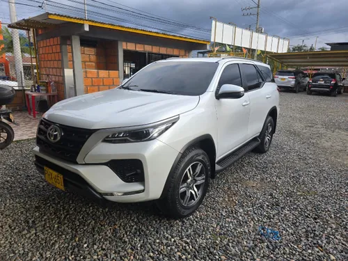 Toyota Fortuner 2024 con solo 10.000km