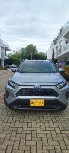 Toyota RAV4 LE Híbrida