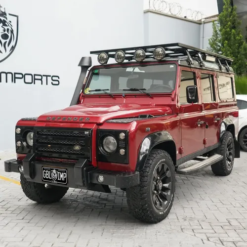 Land Rover Defender 2012