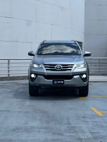 TOTOYA FORTUNER 2020 77.000 KMS DIESEL 4X2 