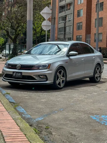 VOLKSWAGEN JETTA GLI