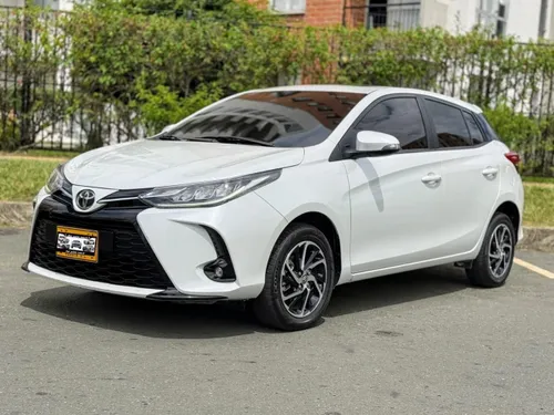 TOYOTA YARIS XS 2024