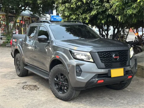 Nissan Frontier Pro-4X 2.5 2022 4x4 DIÉSEL