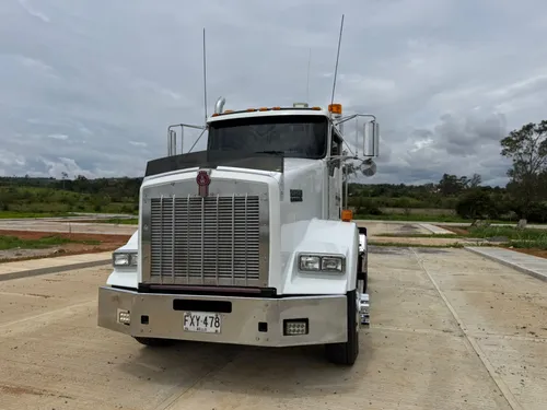 Tractomula Kenworth T800 2019