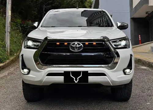 Toyota Hilux SRV 2023