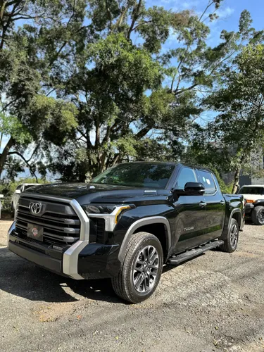 Toyota tundra limited hibrida 2025 nueva