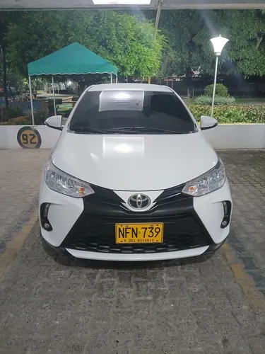 Toyota yaris xs 