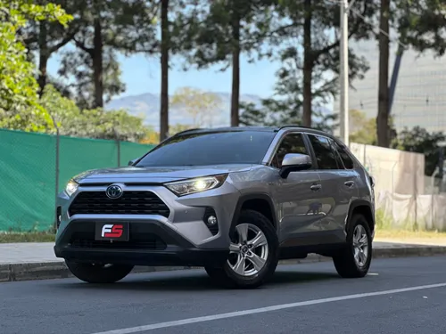 TOYOTA RAV4 XLE HÍBRIDA 2021