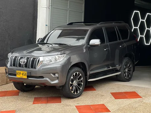 TOYOTA  LAND CRUISER PRADO TXL 
