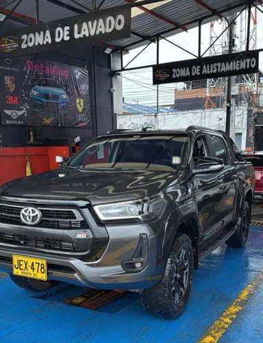 Toyota Hilux 2.8 srx 4x4 GR 2017 diesel 