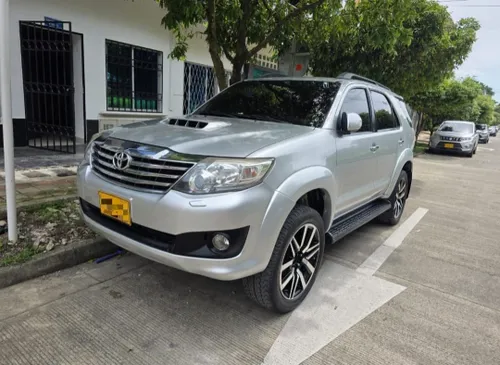 Toyota fortuner diesel SRV 3.0 2014 aut 4x4